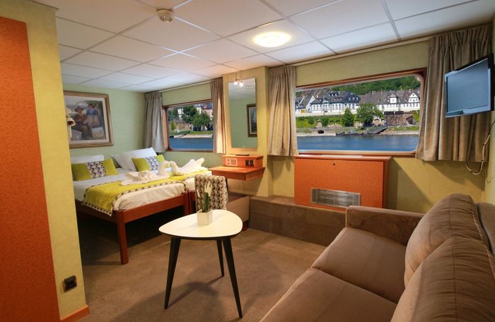 Main Deck 2 Single Beds Suite - Cat. B